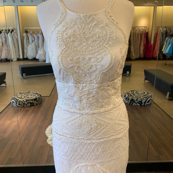 High-low, different pattern lace skirt, Halter top - Picture 2 of 3